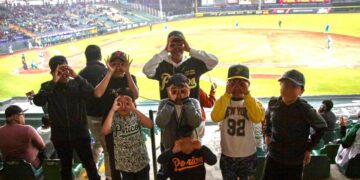 Niñas y niños de juntas auxiliares disfrutan del beisbol con IMDP y Pericos de Puebla
