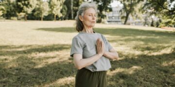 Abrazar la Plenitud: Prepararse para la Perimenopausia y la Menopausia