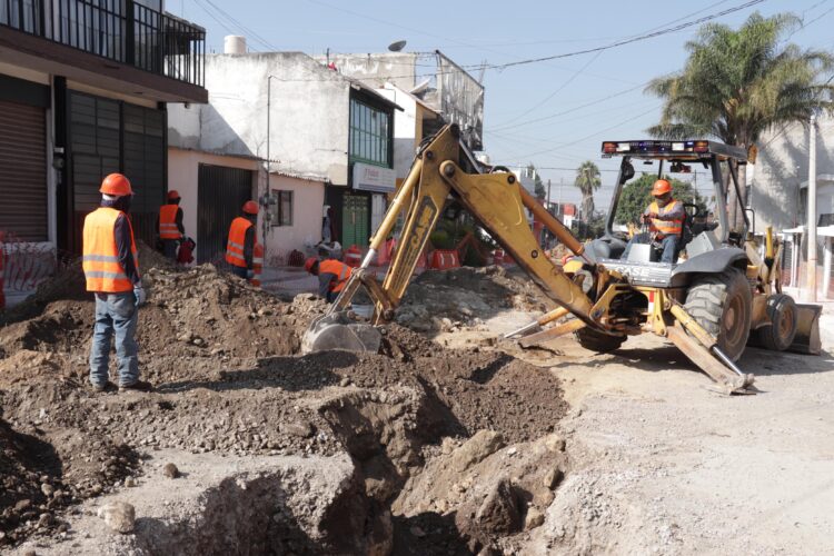 Supervisa Gobierno de la Ciudad trabajos de mantenimiento vial de la calle 8 Sur – 53 Norte