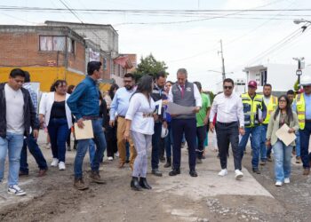 Supervisa Pepe Chedraui rehabilitación vial en la colonia Aquiles Serdán