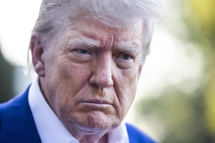 Donald Trump firma un memorando para endurecer la política estadounidense en Cuba