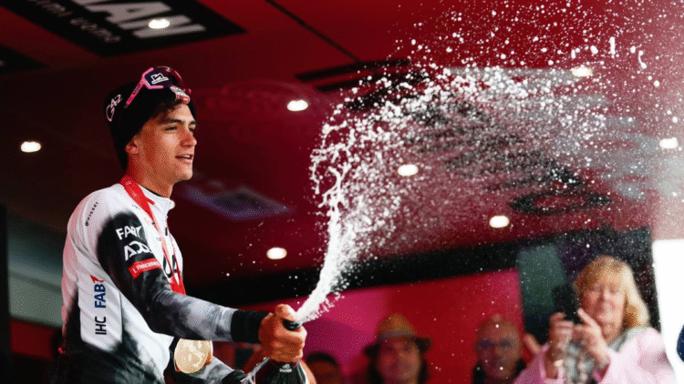 Isaac del Toro gana la cuarta etapa y se convierte en el nuevo líder del Tour de Austria 2025