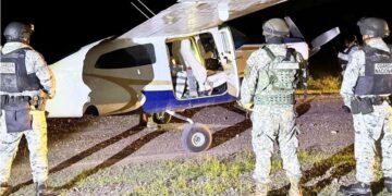 Harfuch responde a Bukele por avioneta interceptada; reitera respeto a El Salvador