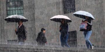 Gil: Onda tropical 8 podría convertirse en ciclón y afectar al sur de México