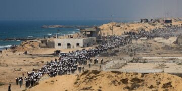 Israel anuncia pausas diarias de 10 horas de sus ataques en Gaza; construirán tubería de agua desde Egipto