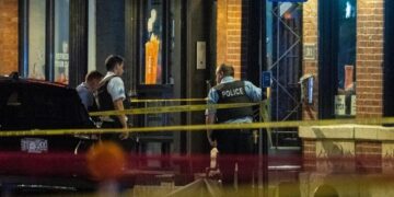 Tiroteo en Chicago: matan a 4 personas y hieren a 14 más afuera de una discoteca