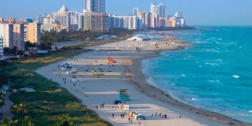 Alerta en EU por bacteria marina carnívora, cobra 4 vidas en playas de Florida