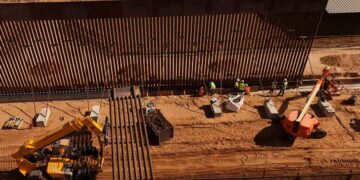 Reforzamiento fronterizo: levantan 11 km de muro más alto en EE. UU.