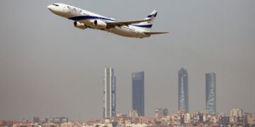 Aeropuerto de Barajas colapsa: largas filas y retrasos por falta de policías