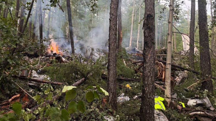 Hallan restos de avión desaparecido en Rusia; no hay sobrevivientes