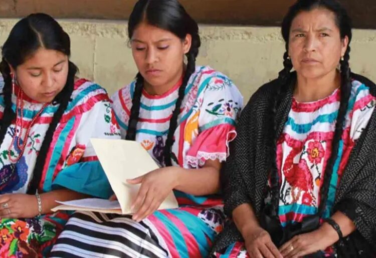 En México 7.4 millones hablan lenguas indígenas… pero 6 de cada 10 están en riesgo de desaparece