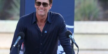 Tom Brady reacciona a la medalla de oro de México en flag football