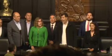 ¿Podrían Alejandro Moreno y Fernández Noroña ser sancionados por su pelea? Esto dice la ley