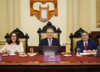 Aprueba Cabildo solicitar al Congreso del Estado autorización para llevar a cabo la concesión de paraderos en la capital