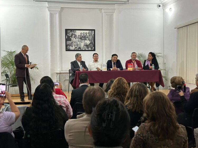 Exitosa presentación de libros en CECANI