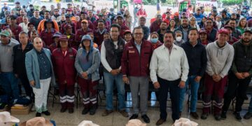 Beneficia Gobierno municipal a personal de Limpia con herramientas, material y uniformes