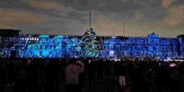 Luz sobre piedra: Maizz Visual transforma el Zócalo en una experiencia inmersiva de historia y arte