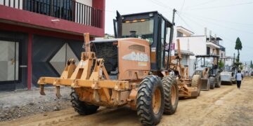 Supervisa Pepe Chedraui obras de pavimentación en la Junta Auxiliar de San Francisco Totimehuacan