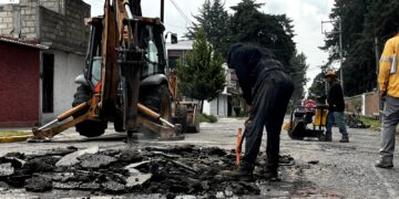 Responde Gobierno municipal de Toluca a la ciudadanía con trabajos de bacheo