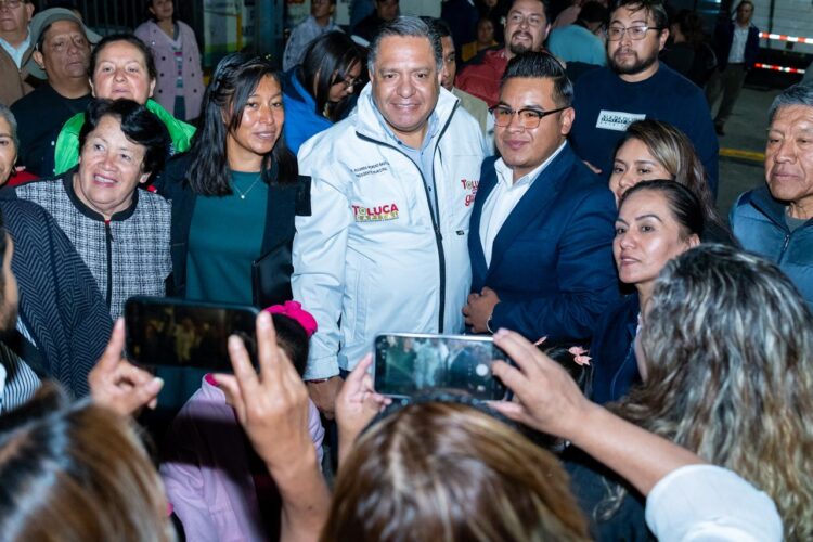 Más luz para la zona norte de Toluca: Ricardo Moreno cumple su compromiso con nuevas luminarias