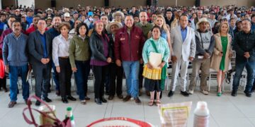 Entrega fertilizante Gobierno de Toluca y refuerza alianza con campo