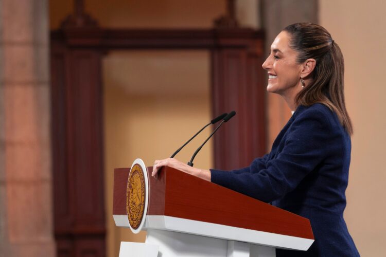 Acuerdo para fijar precio de exportación del jitomate, propuesto por productores: Sheinbaum