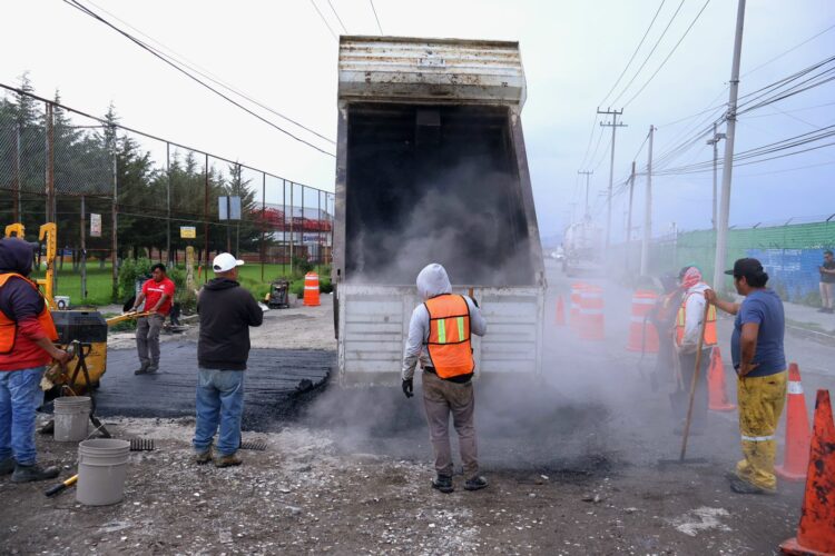 Avanza bacheo en Toluca para recuperar las calles en beneficio de las familias