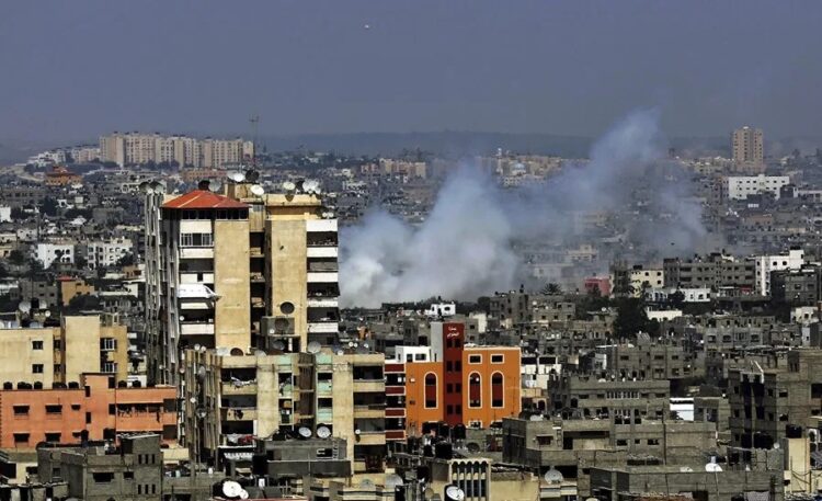 Bombardeos a cada hora en la ciudad de Gaza mientras Israel prepara la invasión