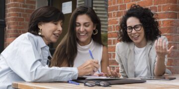 AMEDigital impulsa inclusión digital para mujeres en proceso de reinserción social