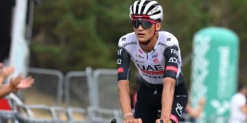 Isaac del Toro no logra brillar en su primera Clásica de Bretaña y queda en el lugar 58