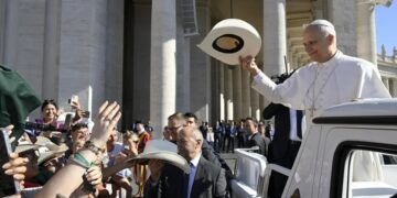 El papa León XIV se cita con una multitud de jóvenes en Roma en el acto más esperado del Jubileo