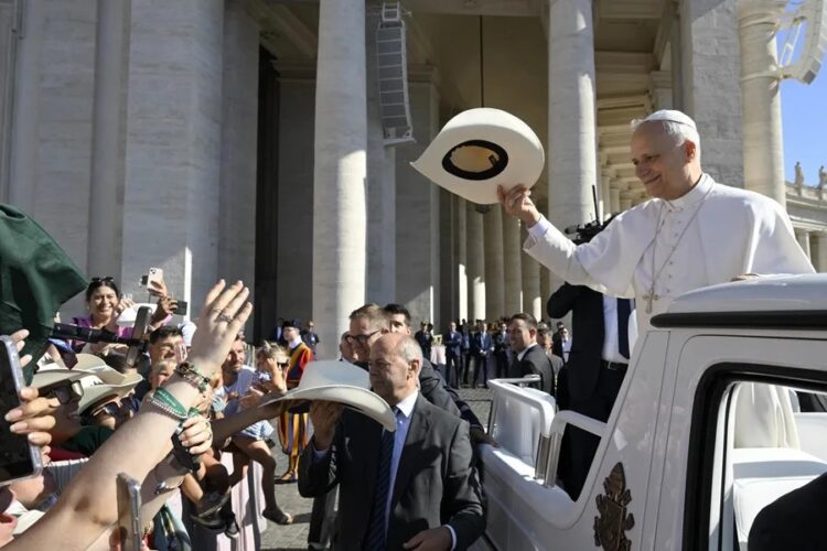 El papa León XIV se cita con una multitud de jóvenes en Roma en el acto más esperado del Jubileo
