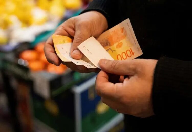 Gobierno argentino intervendrá en el mercado de cambios para contener el dólar