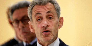 Nicolás Sarkozy es condenado a cinco años por corrupción y deberá ir a prisión