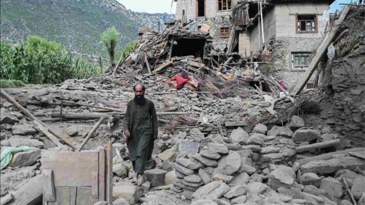 Suman mil 400 muertos por el terremoto en Afganistán