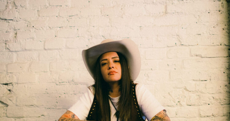 Griss Romero revive el sentimiento melancólico de “No Llega el Olvido” con nueva versión