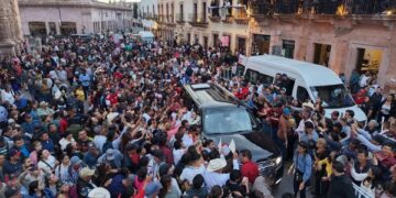 Sheinbaum reúne a 50 mil personas en primer día de gira