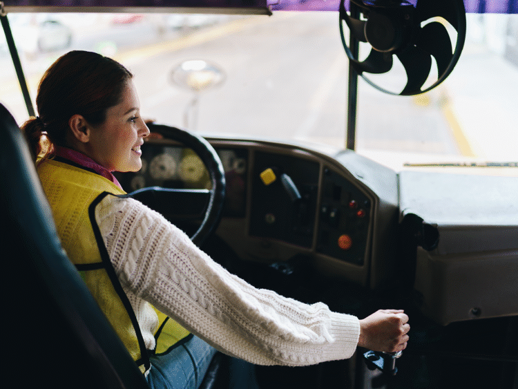 La industria de transporte de pasajeros mejora la seguridad y la eficiencia gracias a la integración de la IA