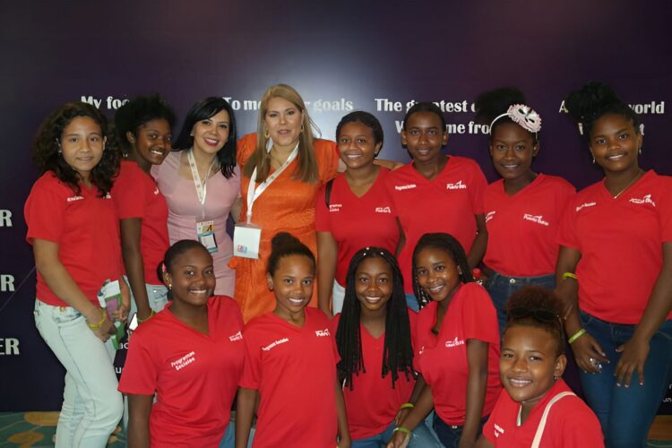 Women Economic Forum Ecuador lanza becas internacionales 100% financiadas para certificación en innovación