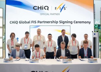 CHiQ refuerza su compromiso con el deporte a nivel mundial mediante su colaboración con la Copa del Mundo de Saltos de Esquí de la FIS
