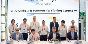 CHiQ refuerza su compromiso con el deporte a nivel mundial mediante su colaboración con la Copa del Mundo de Saltos de Esquí de la FIS