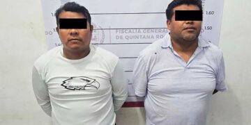 Detienen a dos sujetos por aventar a un gato a un estanque de agua en Tulum