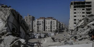 Al menos 83 mueren en ataques israelíes en Gaza este sábado