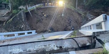Inundaciones y derrumbes dejan incomunicadas varias comunidades en Chiapas
