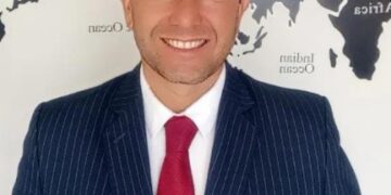 Estratega colombiano propone fortalecer el emprendimiento con menos impuestos, más eficiencia y cero corrupción