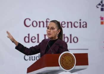 Sheinbaum defiende decreto para mover carga al AIFA tras cancelación de vuelos a EU