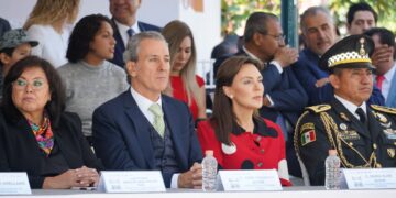 Asiste Pepe Chedraui al Desfile Cívico -Militar por el 215 Aniversario de la Independencia