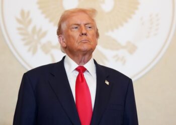 Trump dice que no planea ataques de EU a Venezuela