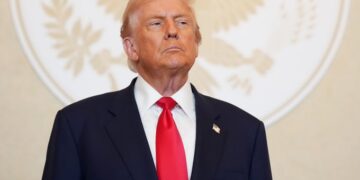 Trump dice que no planea ataques de EU a Venezuela