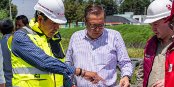 Recorre Ricardo Moreno casa por casa la Constitución Totoltepec y brinda apoyo a los damnificados